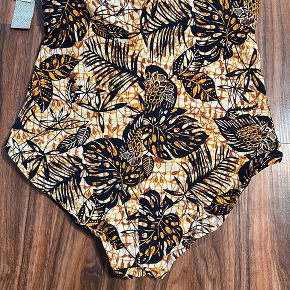 Amoressa Dijon One Shoulder One Piece - Picture 14 of 16